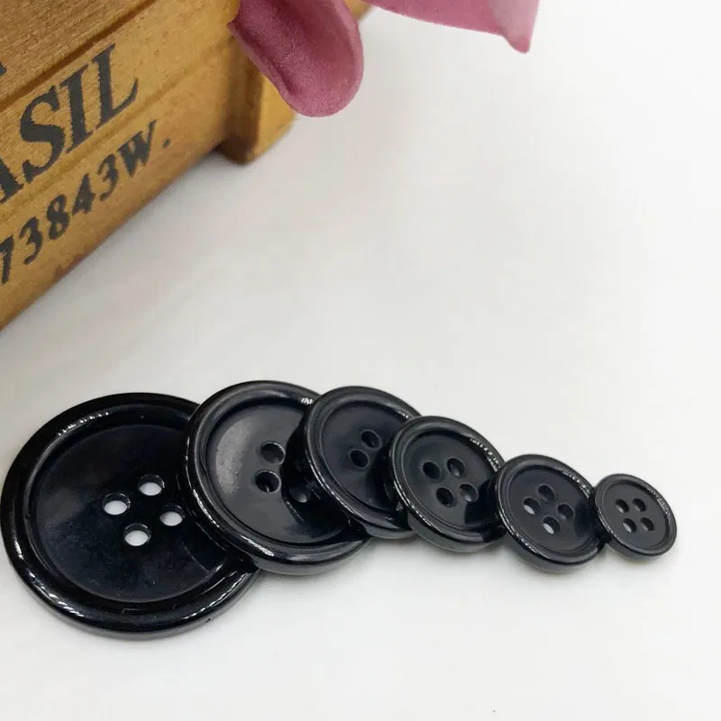 50pcs 11/15/18/20/25/30mm Black RESIN Buttons Decorative 4 Holes Coat Kids Sewing Clothes Accessory Round Shirt button PT251