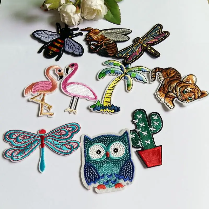 10pcs/lot MIX Patch Cute Cartoon Iron On Cheap Embroidered Patches For Kids Clothes Fabric Stickers Applique Sewing Supplies Dec