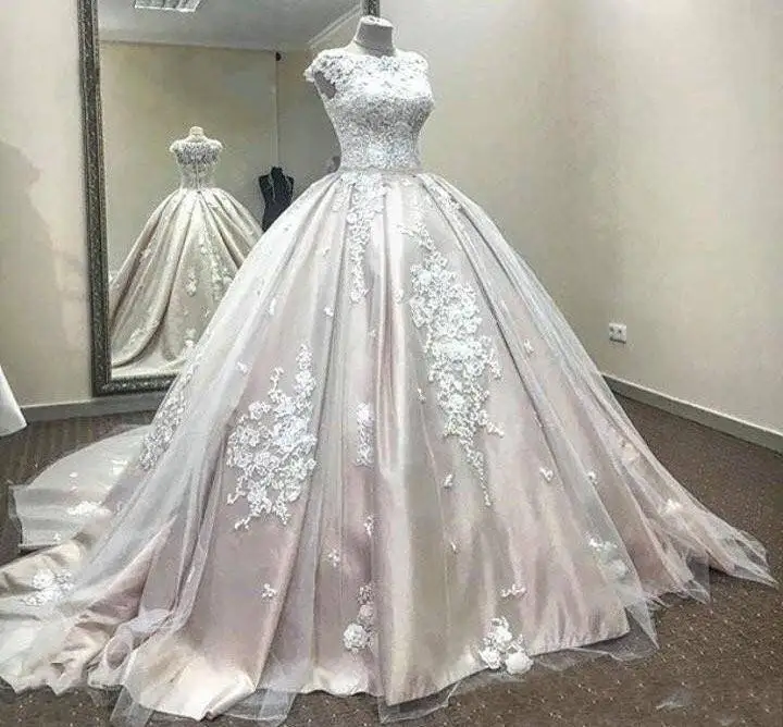 Satin Ball Gown Wedding Dresses Jewel Neck Lace Applique Tulle Sleeveless Court Train Bridal wedding Gowns Vestidos De Noiva