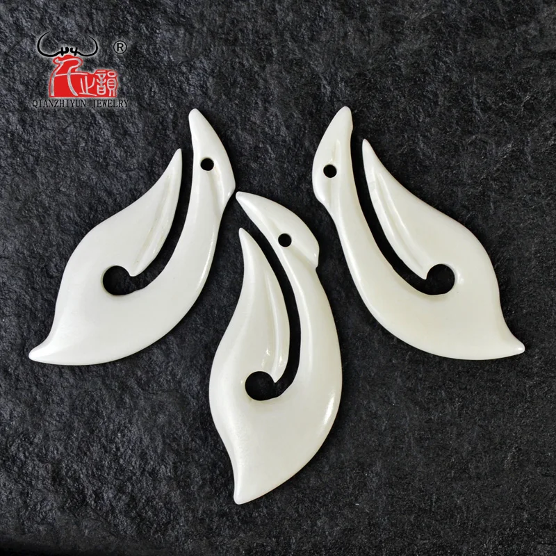 

3PCS Handmade Carved Yak Bone FISHHOOK Maori Pendant New Zealand Style Bone white Beads DIY Jewelry Accessory 50mmX22mm