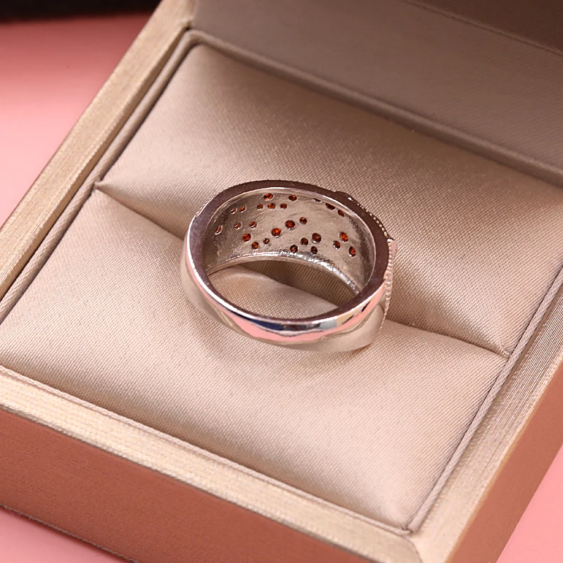 Creative Red Crystal Leaves Rings for Women Shiny Tree Branch Ring Unique Punk Black Gold Color Branch ring Jewelry gift