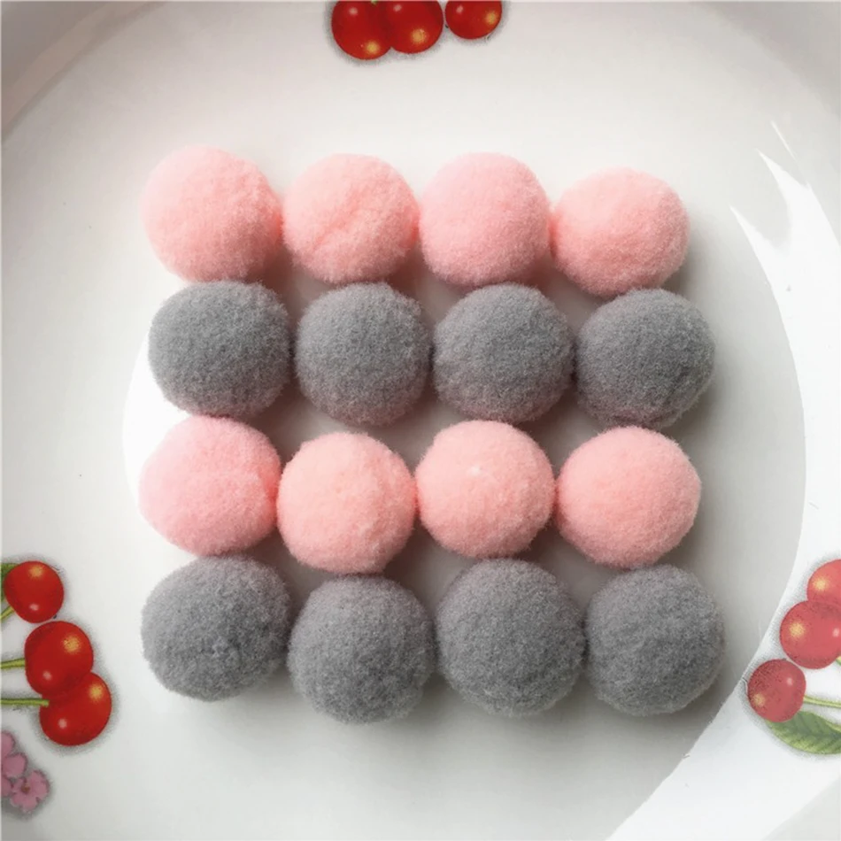 100 pz/pacco 25 millimetri Pompon Mix di colore Rosa/grigio Pompon di Pelliccia FAI DA TE Morbido Pom Poms Balls Cerimonia Nuziale/Complementi