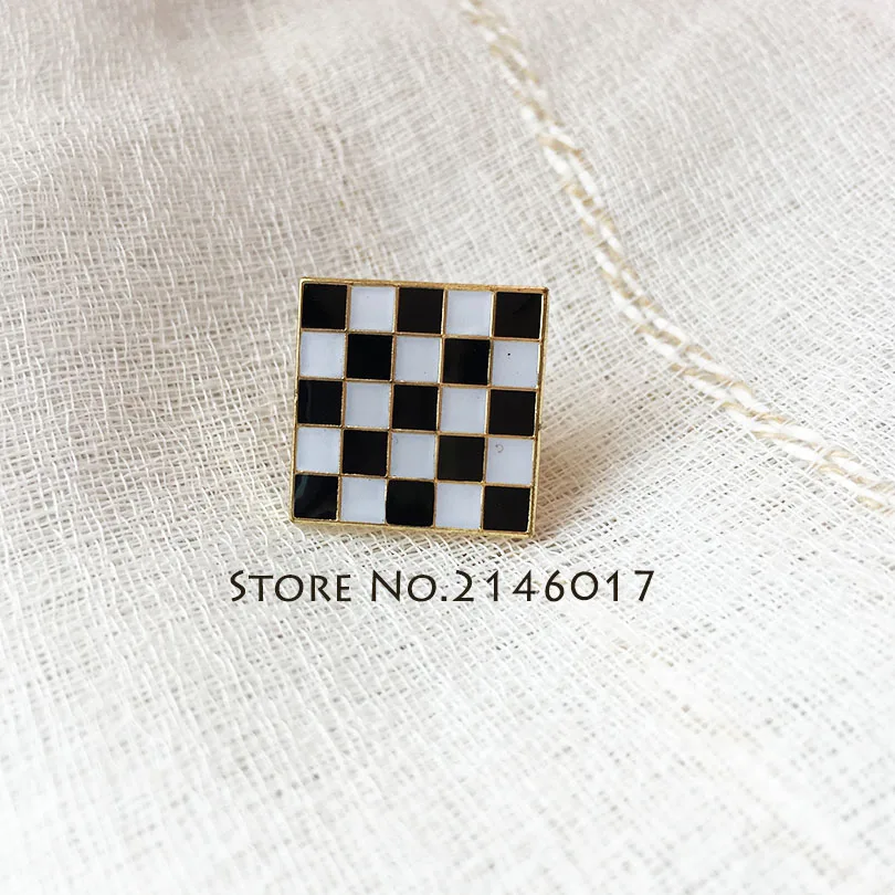 Masonic Black White Checkered Rug Floor Brooch Pistal Wrench Lapel Pin Freemason Mosaic Pavement Badge Wreath Double Pillars