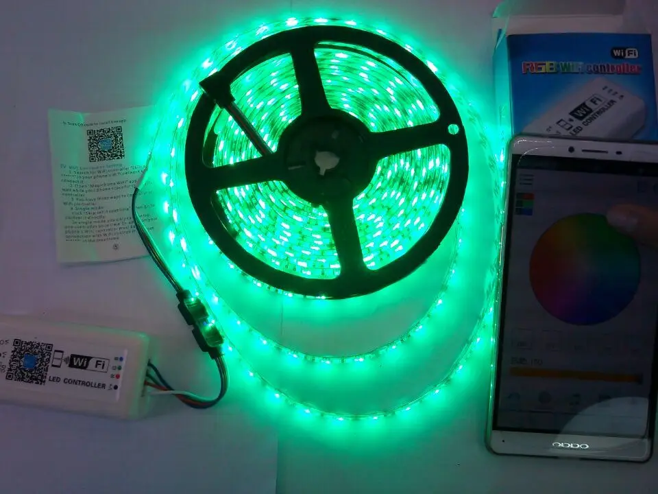 Chaude sellingDC12-24V 5M/rouleau 300 LED RVB SMD 5050 Imperméable Flexible IP65 Bande led + wifi RVB contrôleur + 12V5A adaptateur LED RVB kit