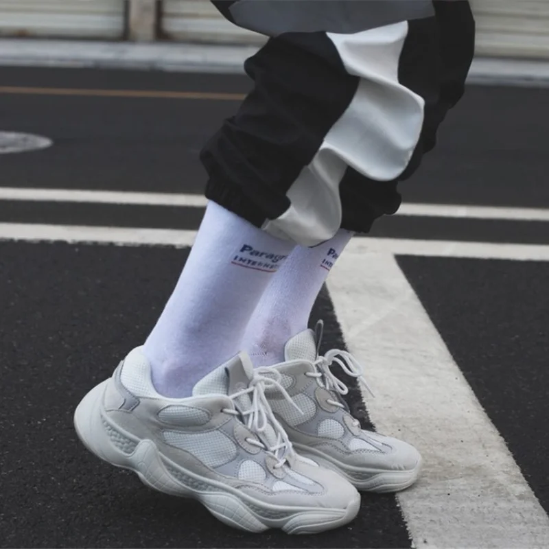 New product tide socks street skateboard hip hop Harajuku letter men and women couples parkour fluorescent sports cotton socks