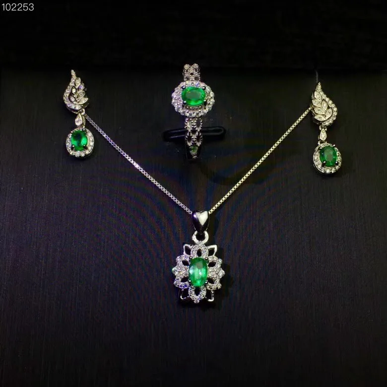 Columbia natural emerald set ring earrings necklace fashionable with new design quality 925 Silver