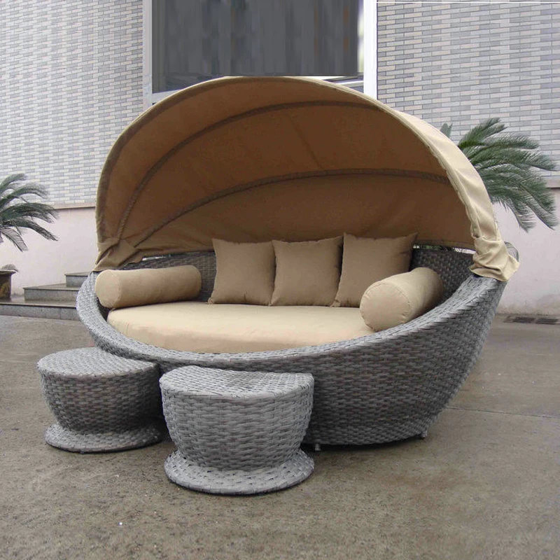 Cane Garden Daybed With Tea/ Coffee Table , Wicker Oval Daybed transport by sea