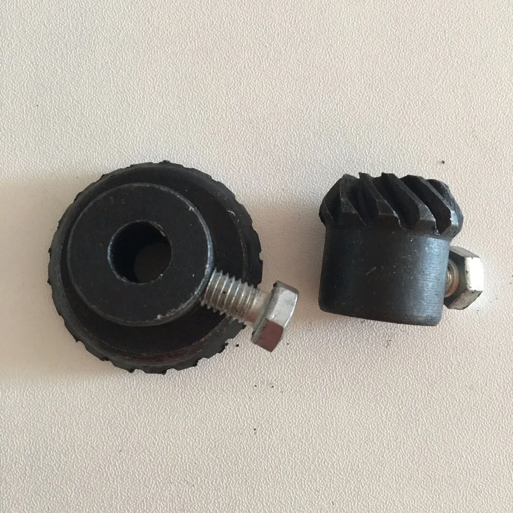 2pcs/Set Helical Tooth Steel Beekeeping Honey Extracting Screw Gear for Extractor Repairing OD: 50/30mm 45/28mm ID: 10mm