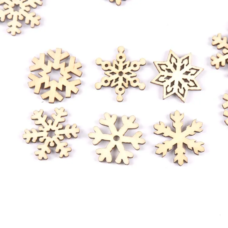 50pcs mix christmas snowflake pattern legno naturale Scrapbooking Carft per la decorazione domestica abbellimento fai da te 24mm MT1873