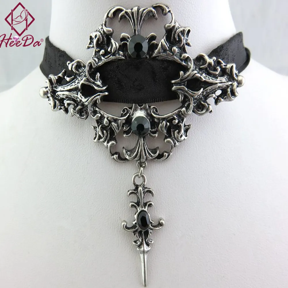 

Unique Gothic Punk Sexy Black Lace Pendant Necklace Fashion Trend Women Choker Graceful Joker Halloween Jewelry Accessories 2020