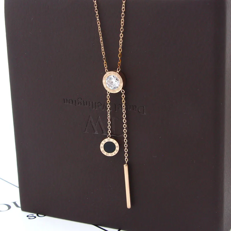 New Roman numerals single crystal hanging black round cake round short necklace female fashion jewelry clavicle necklace