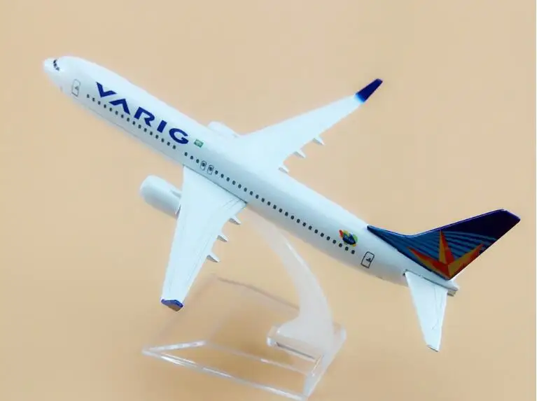 hot sell 16CM plane model 737 Brazil Airlines aircraft ATM B737-800 Metal simulation airplane model for kid toys Christmas gift