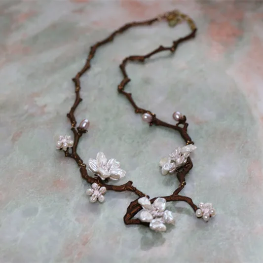 High-end independent designers Cherry blossoms bloom necklace