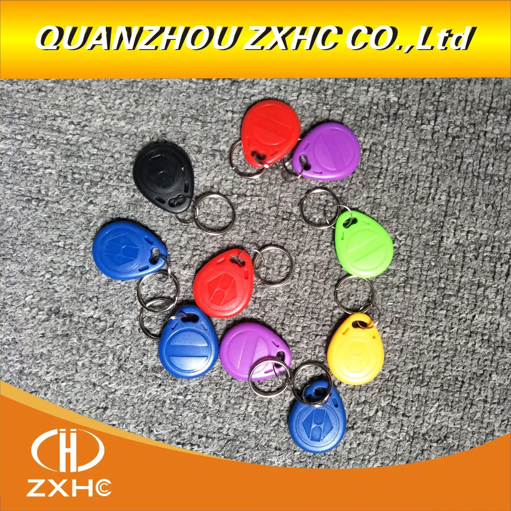 (100 pz/lotto) EM4305 125 khz Programmabile RFID Smart Tag Riscrivibile Tasti Number2 Telecomandi