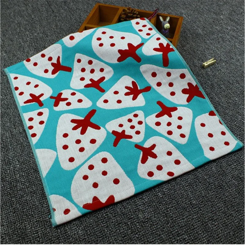 35*40CM Fashion Strawberry Cotton Face Towel Three Layers Gauze Square 3 Colors Thick Absorbent Fruit Pattern Hanging Hand Towel