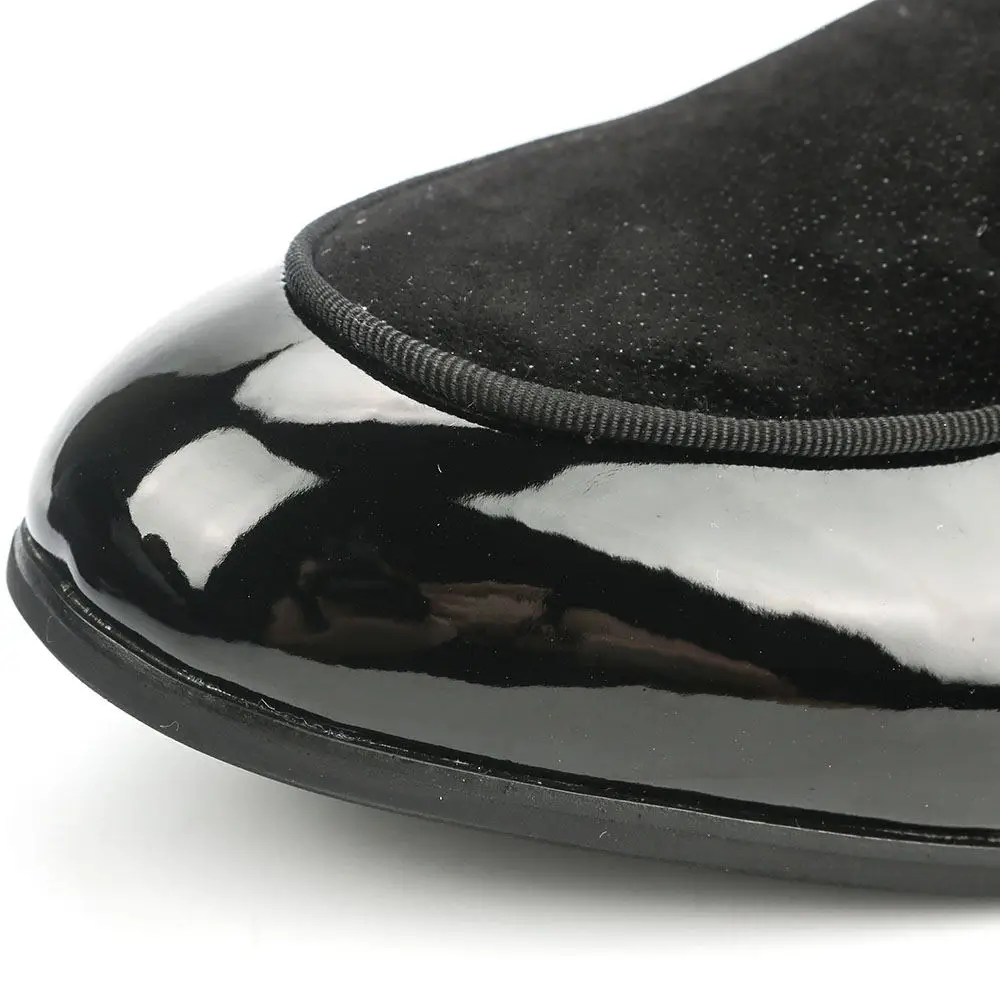 XQWFH Men Black Leather Shoes Fashion Crown Embroidery Loafers Men\'s Velvet Wedding Tuxedo Dress Shoes Male Flats Slippers