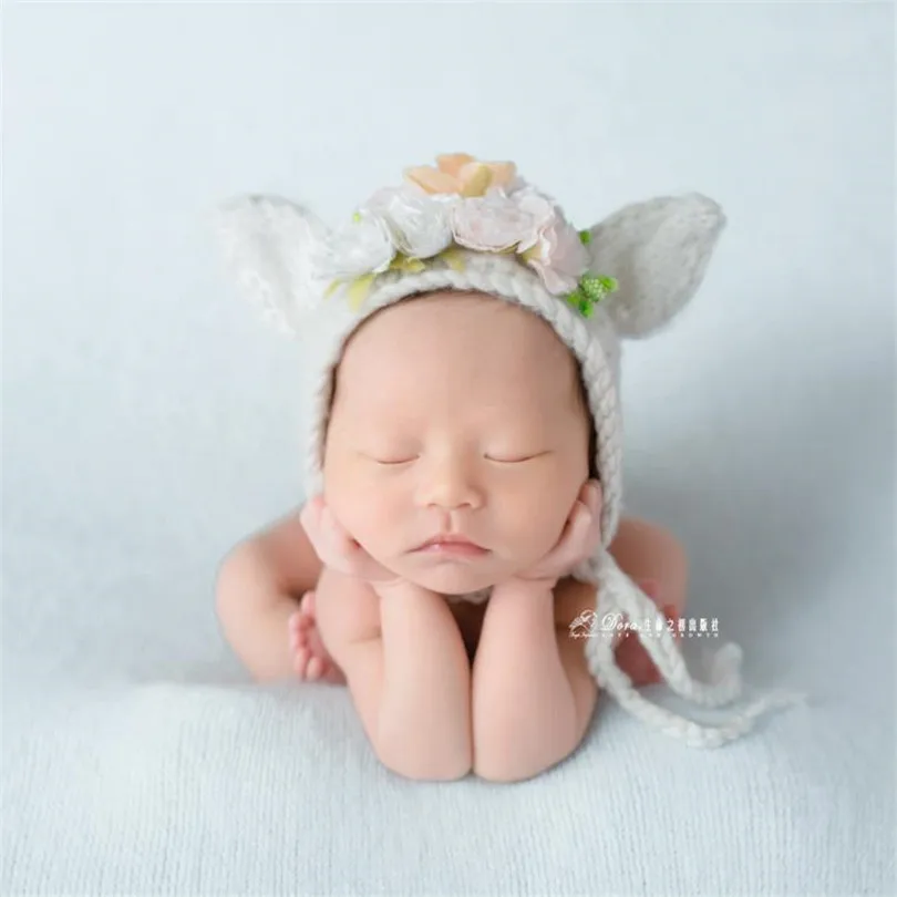 

Handmade knitted baby bonnet hat Newborn baby girl flower bonnet hat photography props