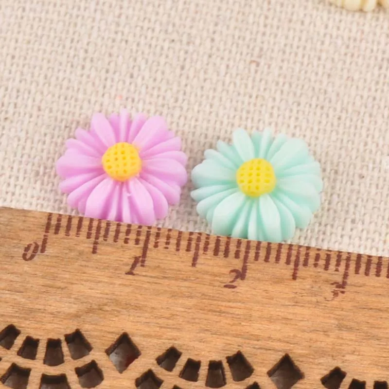 50PCS daisy Flower Pattern flatback Resin Cabochons Scrapbook Craft 13mm DIY Embellishments decor Headwear accessories CP1973