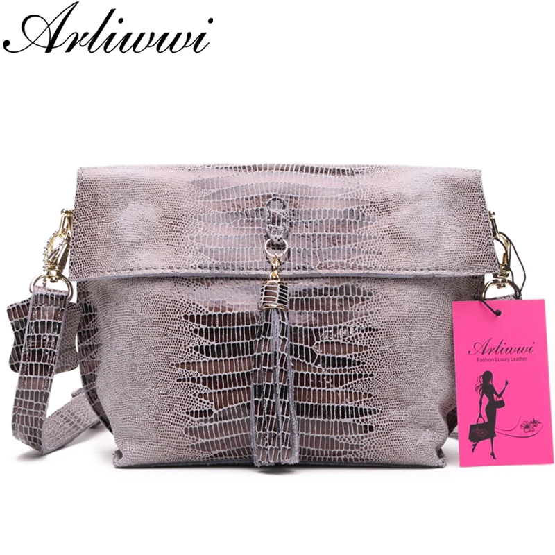 Arliwwi Brand women\'s genuine leather cross body handbags new arrival cowhide small serpentine embossed messenger bag GY18