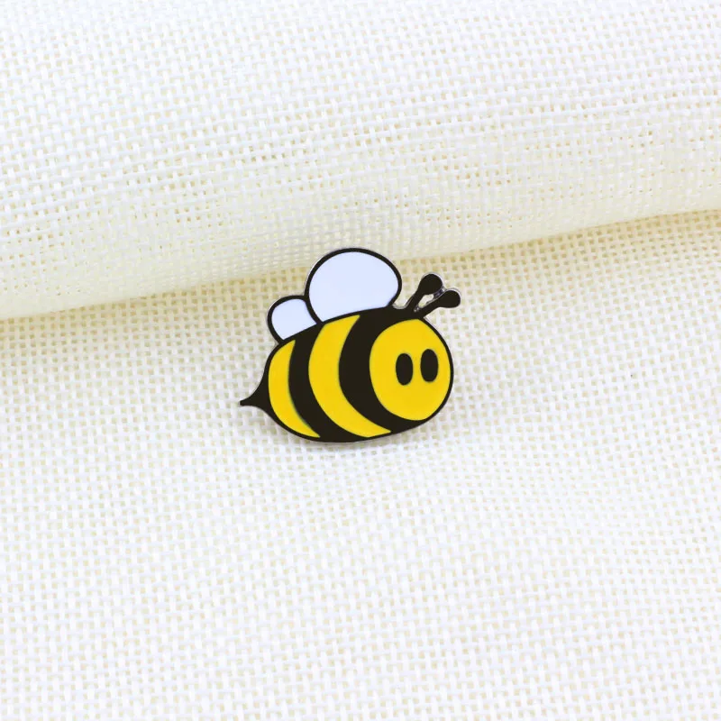 Cute Enamel Pin Women Cartoon Brooch Bee Denim Jackets Decoration Kids Yellow Brooches Lapel Badge on Backpack Jewelry Girl Gift