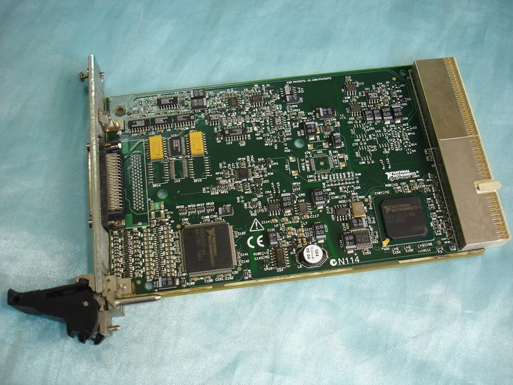 For PXI-6221 Communication Data Acquisition DAQ Card--NI National Instruments (spot) USED