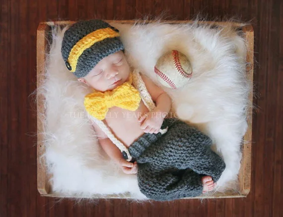 

free shipping,Baby Crochet newsboy Hat with matching Big bow tie, overalls pants baby sets,newborn Photography Prop 100% cotton