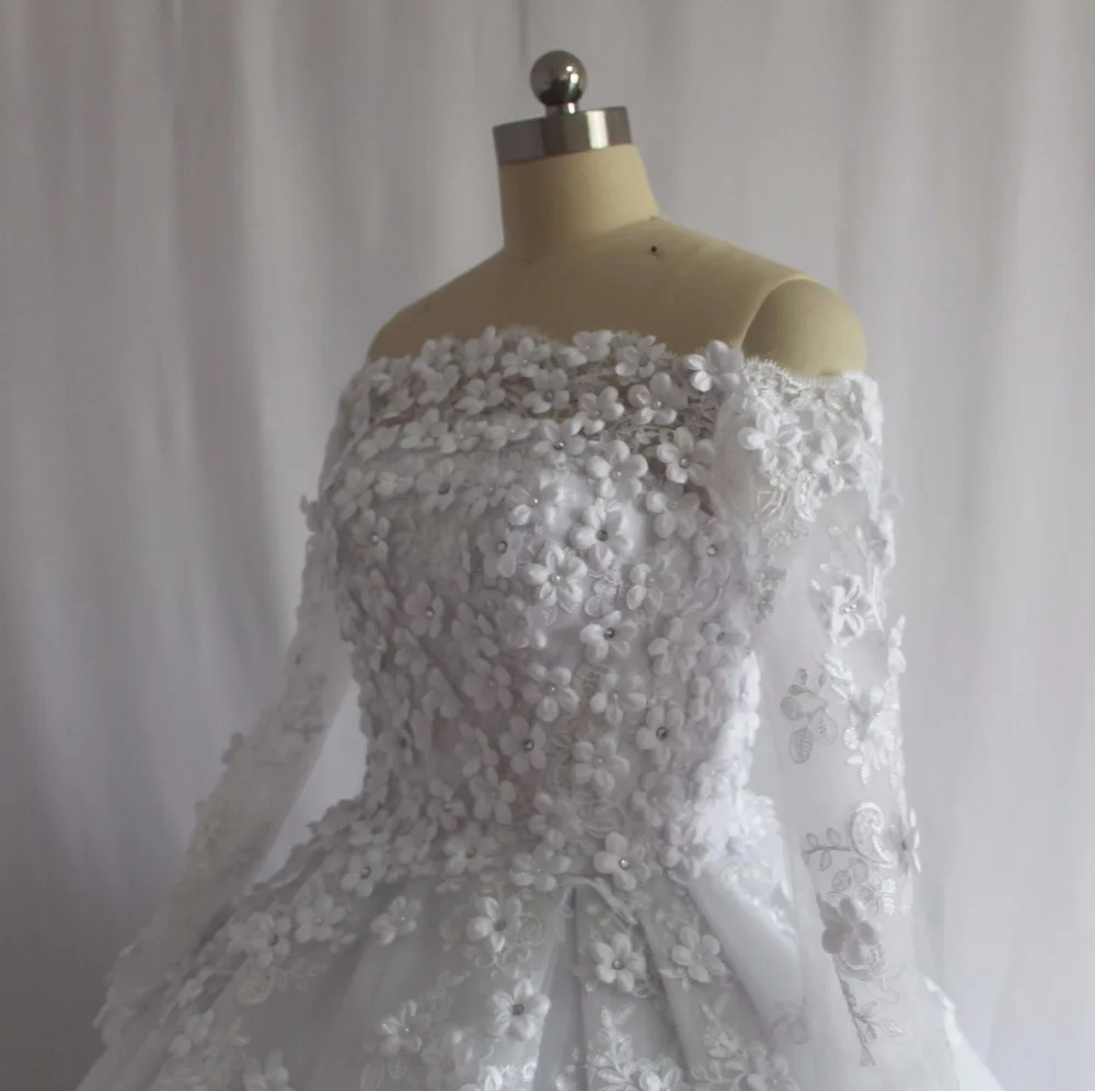 Generous Robe De Mariee Boat Neck Appliqued Beaded Flowers Long Sleeve Pleated Ball Gown Puffy Wedding Dress