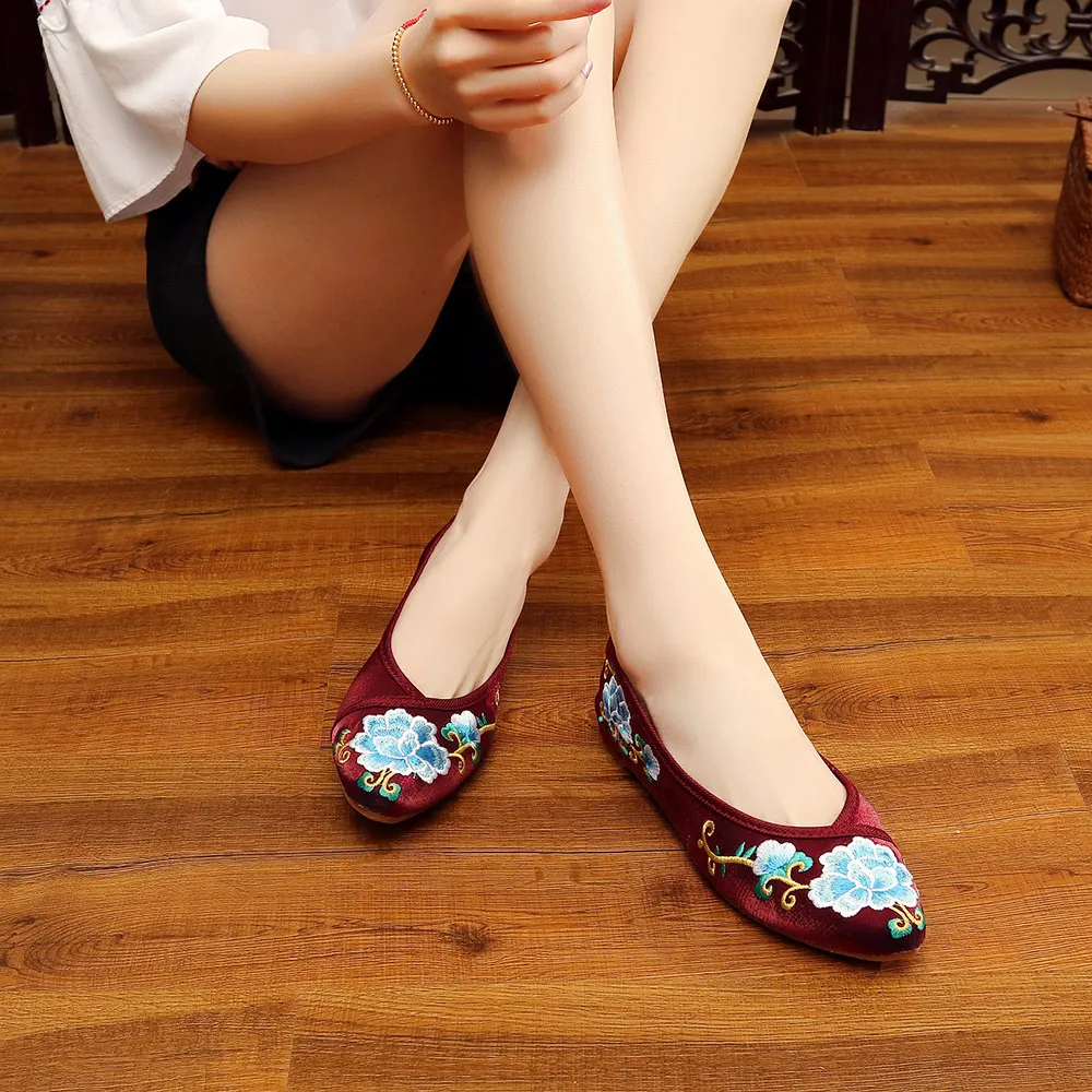 Veowalk Blue Peonies Embroidery Women Cotton Fabric Ballet Flats Ladies Pointed Toe slip on Low Top Chinese Style Bridal Shoes