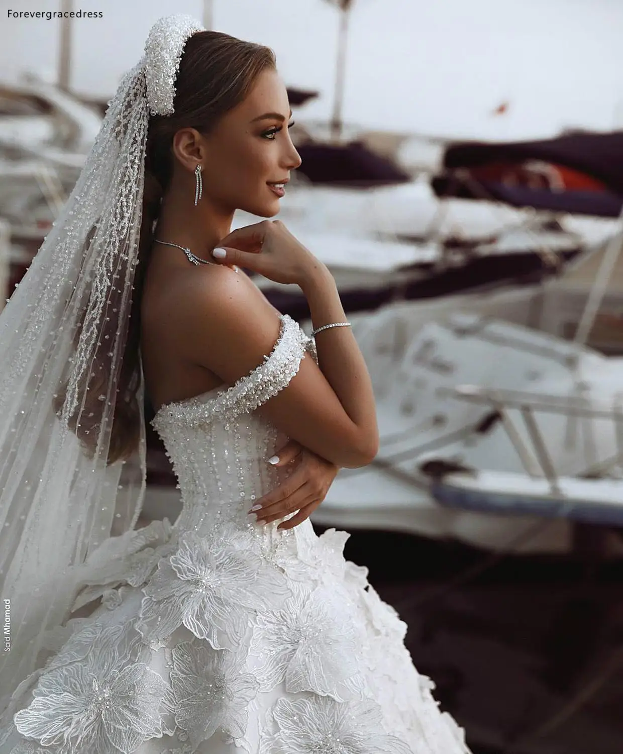 Vestido de novia de princesa de lujo, vestido de novia Formal de talla grande, africano, árabe, Dubái, con hombros descubiertos, apliques de Iglesia, 2019