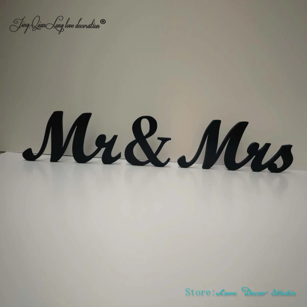 

Украшение свадебного стола Mr & Mrs Letters, отдельно стоящие вывески Mr and Mrs, табличка на милом столе