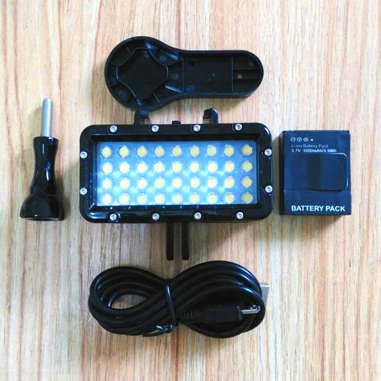 Luce Subacquea Hangang LED Per GoPro E Action Cam, Impermeabile 30m, 300 Lumen Con 3 Modalità, Batteria Ricaricabile