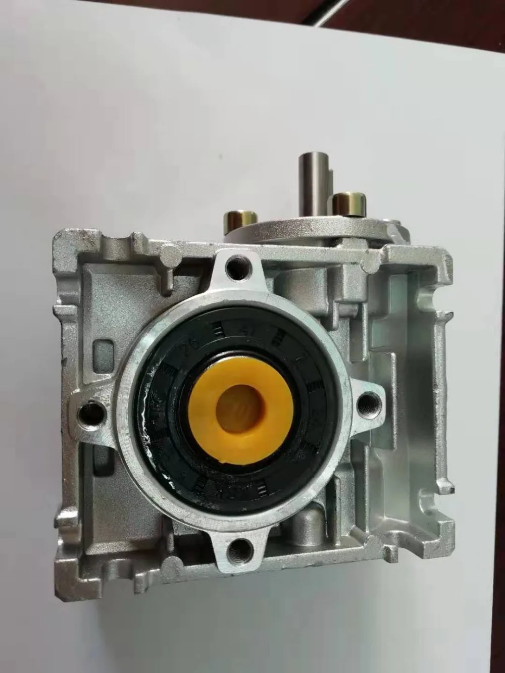 5:1/100:1 NRV50 shaft input worm gear reducer, iInput shaft 14mm output hole 25mm, hand crank turbine reducer