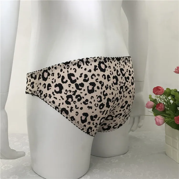 2018 hot Sexy Bikini Men\'s Underwear Briefs Charming Leopard Spandex Nylon Elastic Male Undershorts Brief Men Underpants