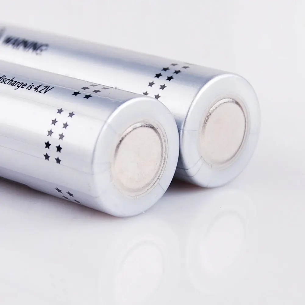 GTF 2x 3000mAh18650 3.7โวลต์Li-Ionแบตเตอรี่+ที่ชาร์จสำหรับไฟฉายLED