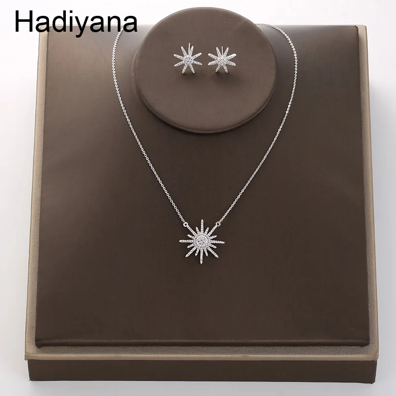 

Hadiyana European And American Fashion Versatile Shining Eight-pointed Star Earrings Necklace Trend Clavicle Chain Sets TZ5026