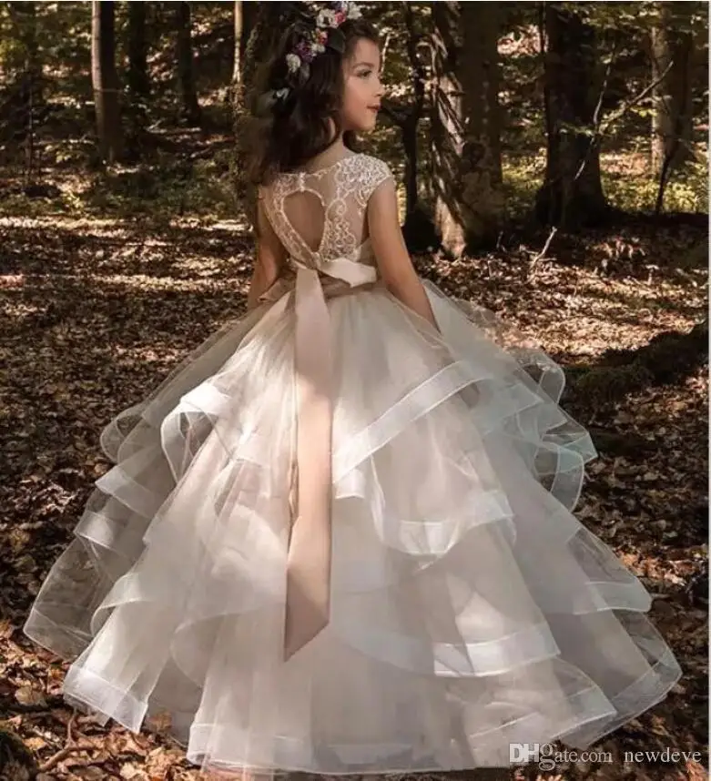 2021 Flower Girls' abiti maniche ad aletta Tulle Ruffles gonna pizzo 3D Floral Beaded Bow Sash bambini abbigliamento formale Hollow Back