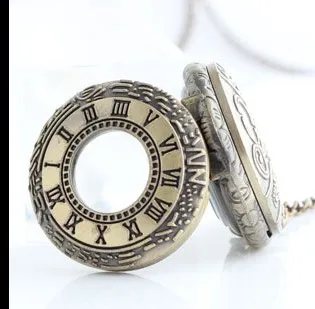 Mini pendentif Vintage en quartz avec chiffres romains ajourés, montre de poche moderne, collier, cadeau