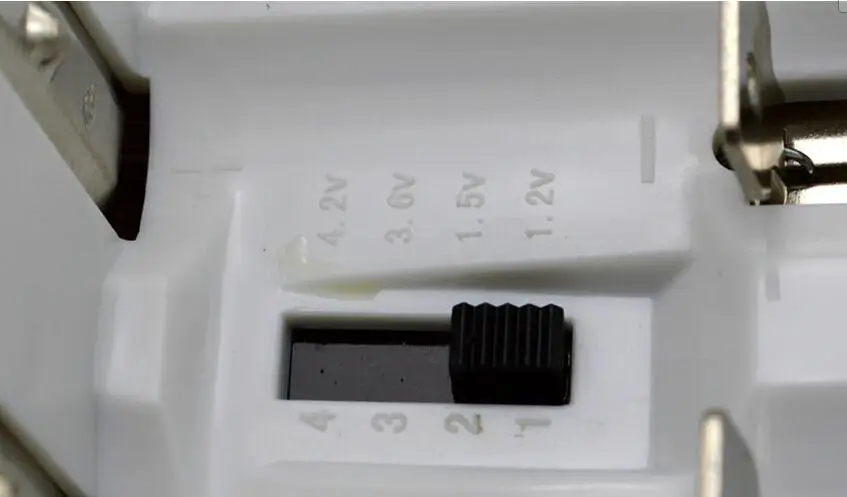 1 Pcs KingWei HG-1412W Universele Batterij Oplader Voor 26650 18650 18500 16340 10440 1.2 v 1.5 v 3.7 v Li-Ion oplaadbare Batterij