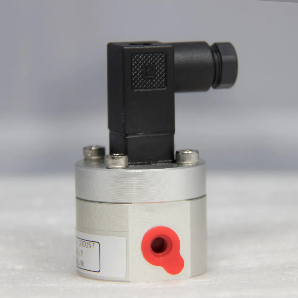 0,3 ~ 150 ml/min Conexión de rosca hembra de Material de aluminio y sensor de combustible diésel de fuente de alimentación de 4 ~ 26VDC