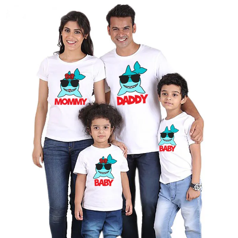 Shark Family Matching Clothes Mom  Dad  Son  Daughter Shark Cartoon T-shirt Matching Outfits   mommy and me clothes T shirt