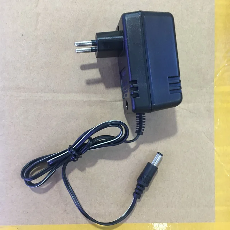 The desktop charger for Motorola T5428 T5420 T5720 T6200C etc walkie talkie only for NI-MH NI-CD battery