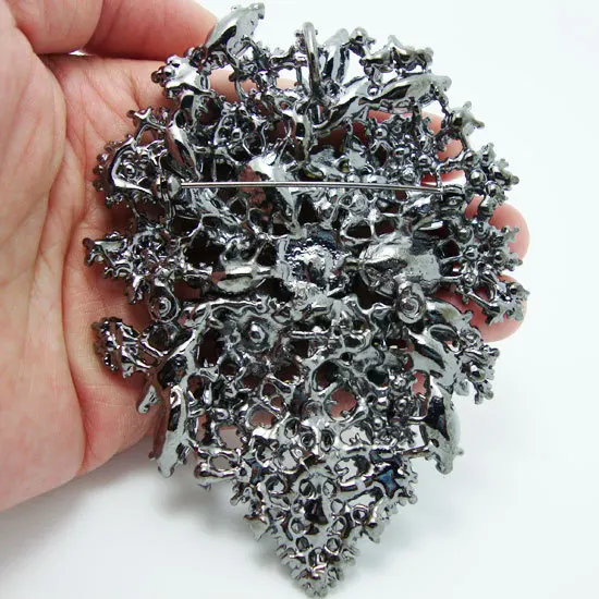 Black Romantic Brooch Art Rhinestone Plum Flower Crystal Group Brooch Pin Pendant for Women Fashion Accessories