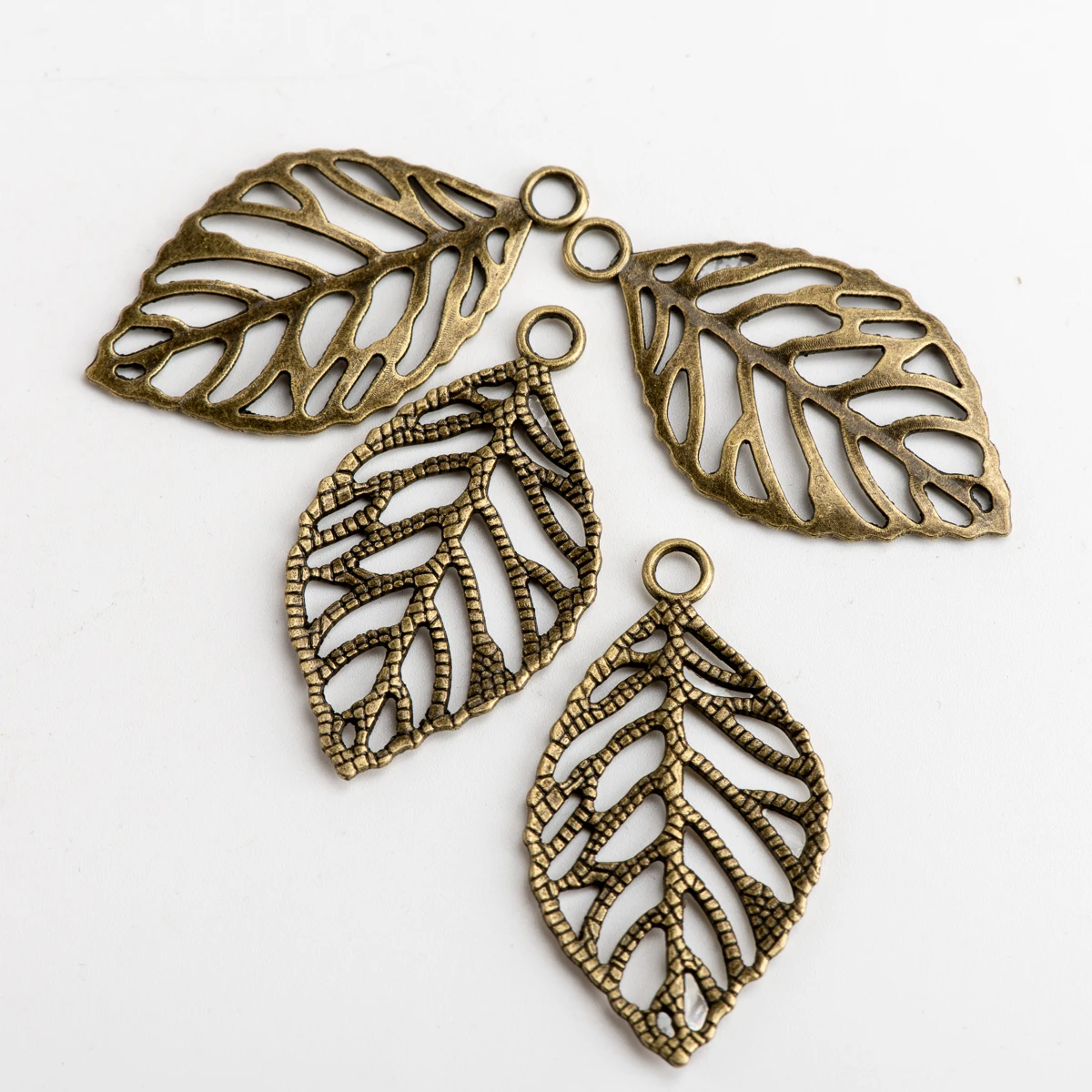 Hollow Leaf DIY Alloy Pendant For Jewelry Needlework Charms Jewelry Findings & Components For Jewelry Making #JZ105