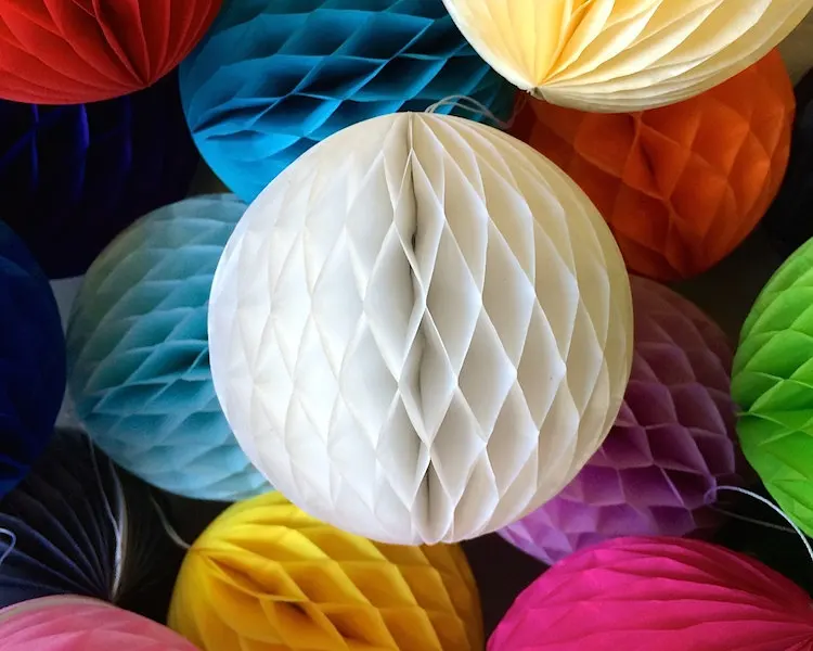 

Free DHL Shipping 50pcs 14"(35cm) Tissue Paper Honeycomb Balls Wholesale,DIY Handmade Wedding Party Hanging Flower Nursery Bulk