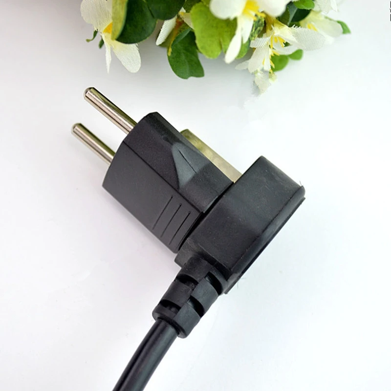Европейская вилка адаптера датчика европейского стандарта. Дорожное зарядное устройство с американской/американской вилкой на европейскую розетку черного цвета