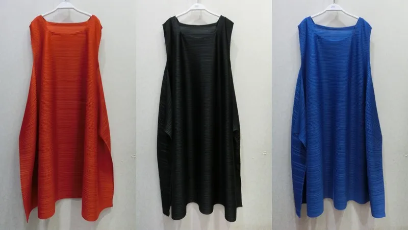 

HOT SELLING Miyake fashion fold loose dress with sleevesless slash neck pleated dress IN STOCK