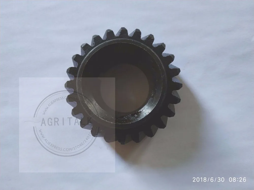 

crankshaft driving gear for Fengshou Estate FS180-3 / FS184 with engine, part number: J485.04.110