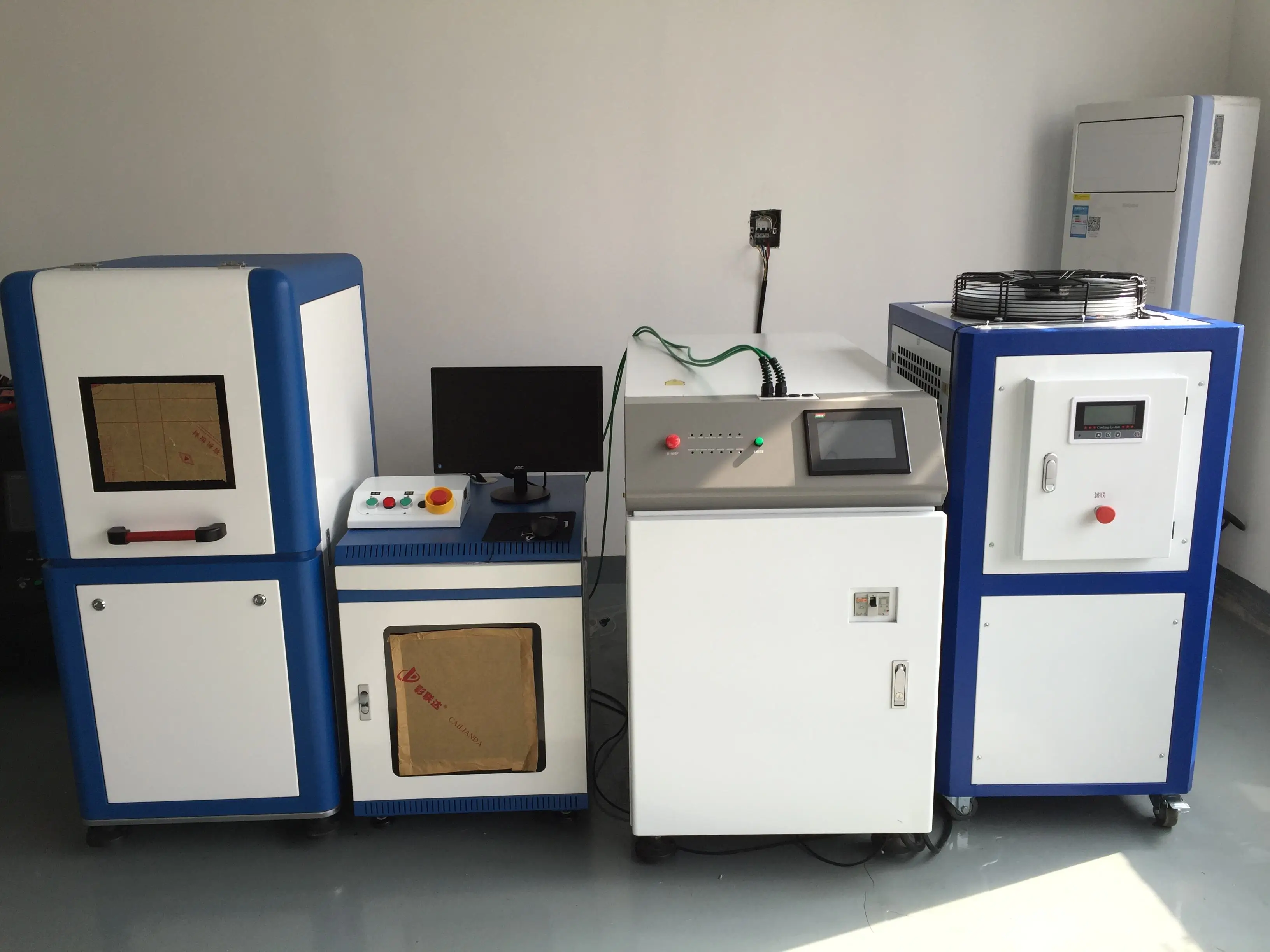 La saldatrice laser a trasmissione in fibra ottica è adatta per la saldatura a punti di vari dispositivi e la saldatura a cucitura di lamiere sottili