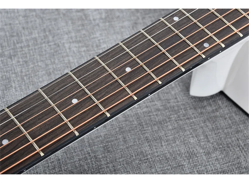 40 Zoll Weiß-Schwarze Akustikgitarre mit Holzkorpus aus Lindenholz, Griffbrett aus Palisander, inklusive Stimmgerät und Saiten – Detail 9