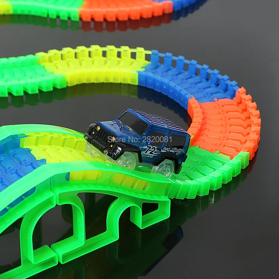 Pista de corrida brilhante flexível, pista de corrida com trilho de iluminação led, quebra-cabeça de brinquedos diy para meninos com 240 peças